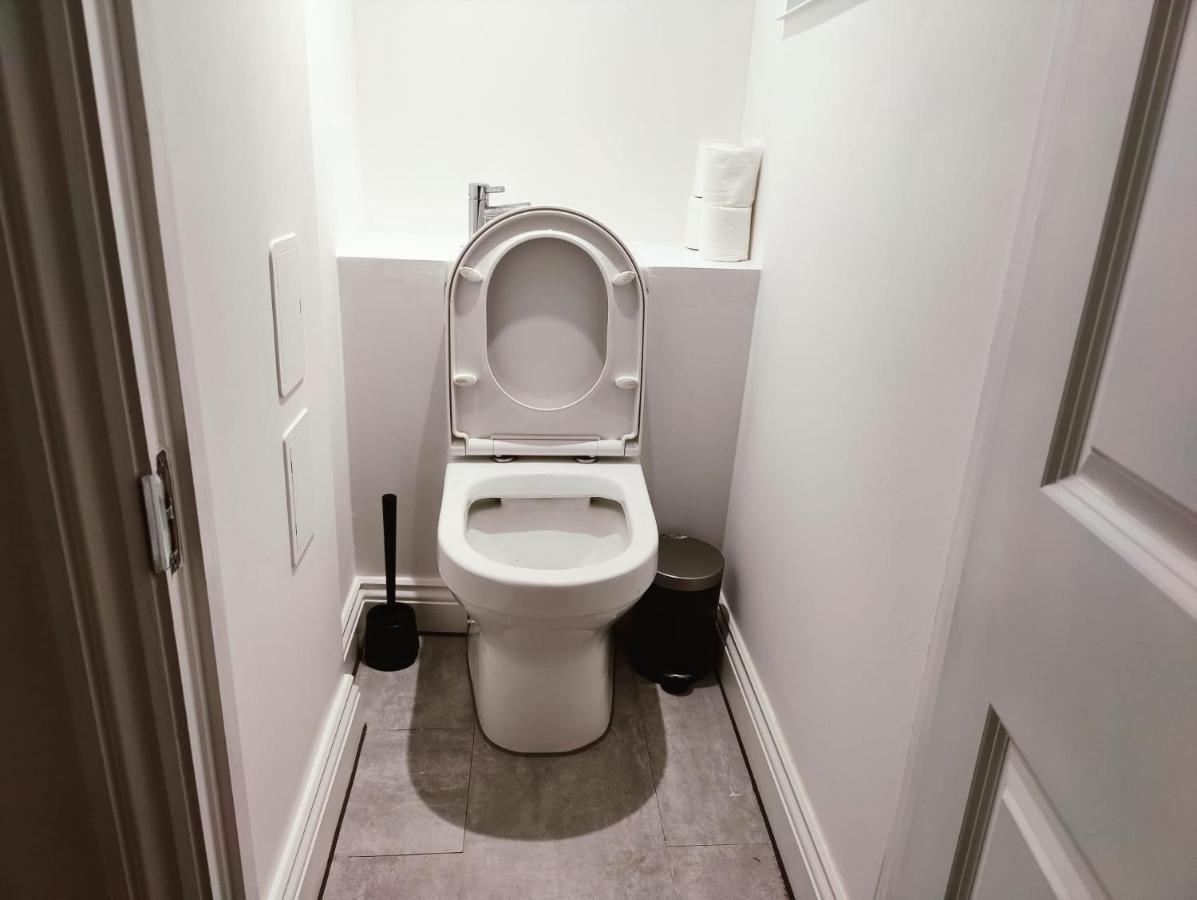 3 Bed Flat Close To Liverpool St & Brick Lane Лондон Екстер'єр фото